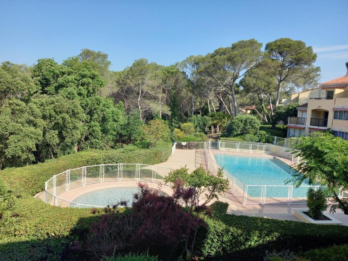 Les Hauts Du Golf Rez De Jardin Piscine Tennis Saint-Raphaël Buitenkant foto